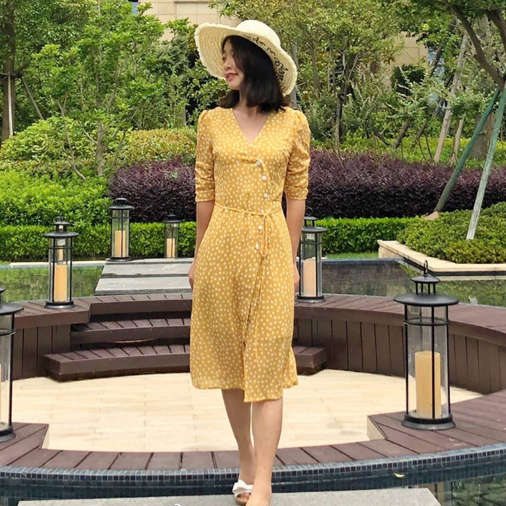 simple retro midi dress size M